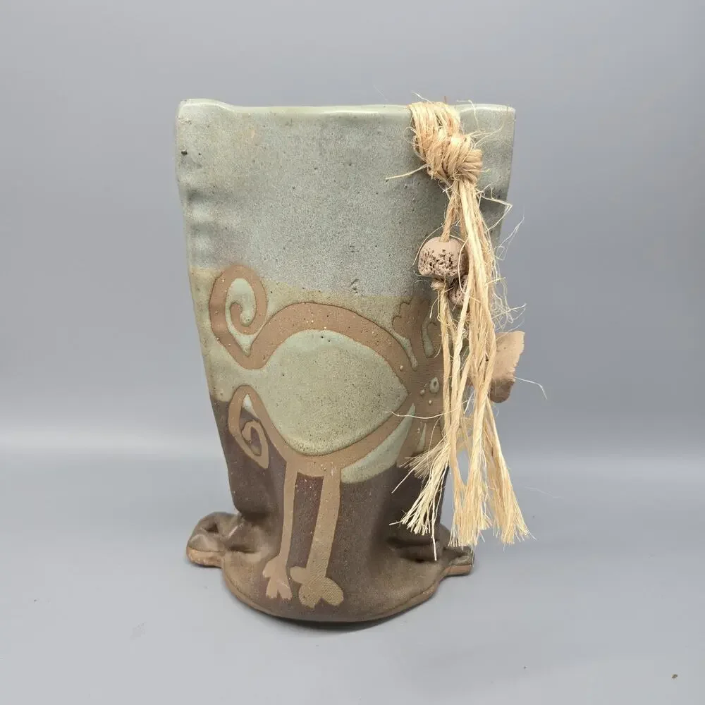 Native American Acoma Pueblo NM M. Romero Venezuela Signed Studio Pottery Vase